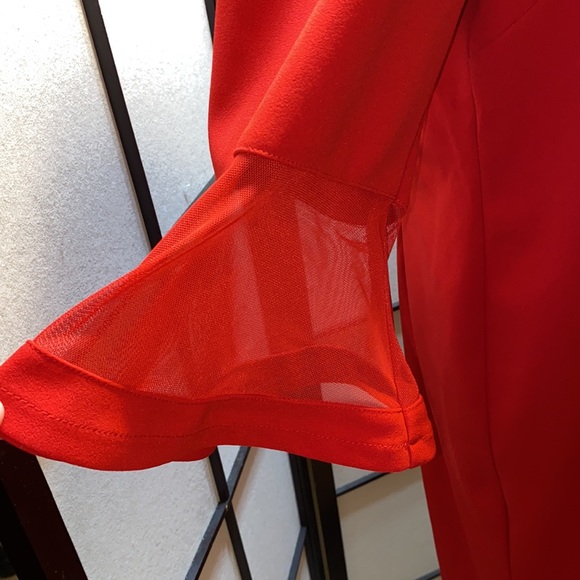 L’âne Bryant New Red fancy dress with flare at base of arms size 16! - Picture 7 of 8